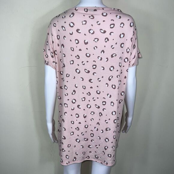 Heimish USA Pink Leopard Spot Crewneck Twist Hem Top - Picture 6 of 10